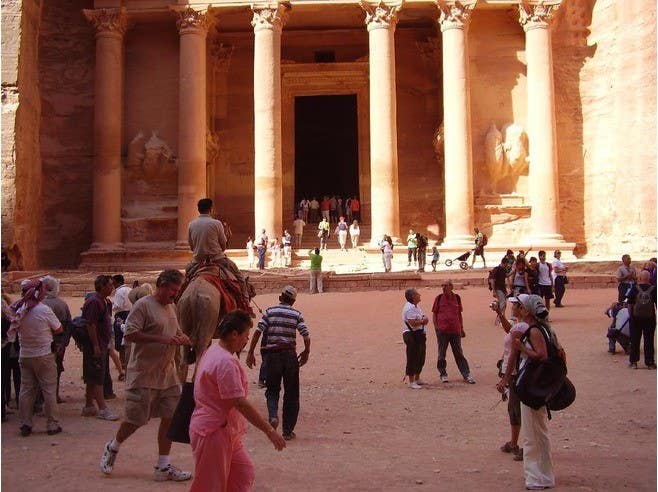 Proposition n°4 du concours                                                 Walking Tour of Petra!
                                            